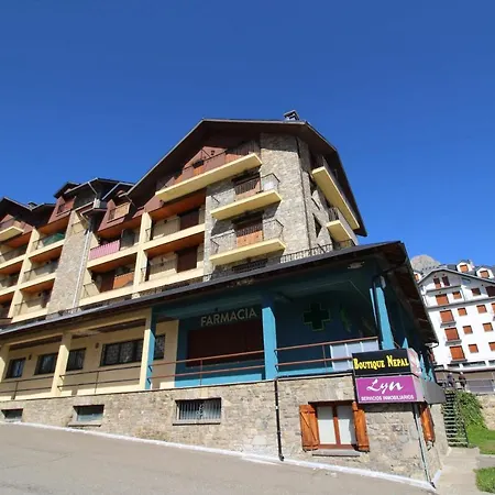 Arafita Formigal, Exclusivo Atico A Pie De Pistas Con Wifi, Guardaesquis Y Garaje